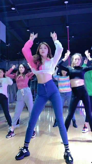 简单网红舞蹈教程初中,初中生轻松上手！网红舞蹈教程全解析